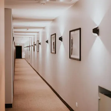 Отель Iness Лодзь