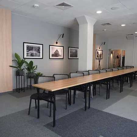 Отель Iness Лодзь