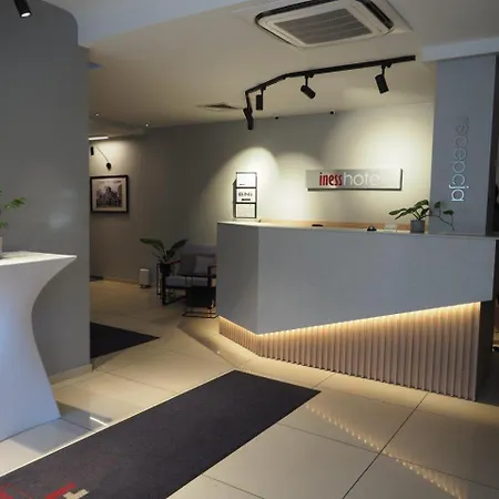 מלון Iness לודז'