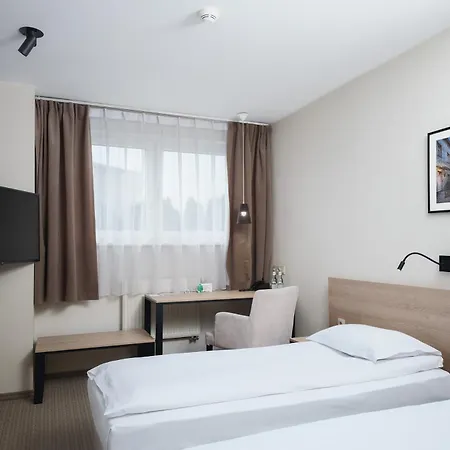 Iness מלון לודז'