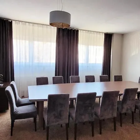 Iness מלון לודז'