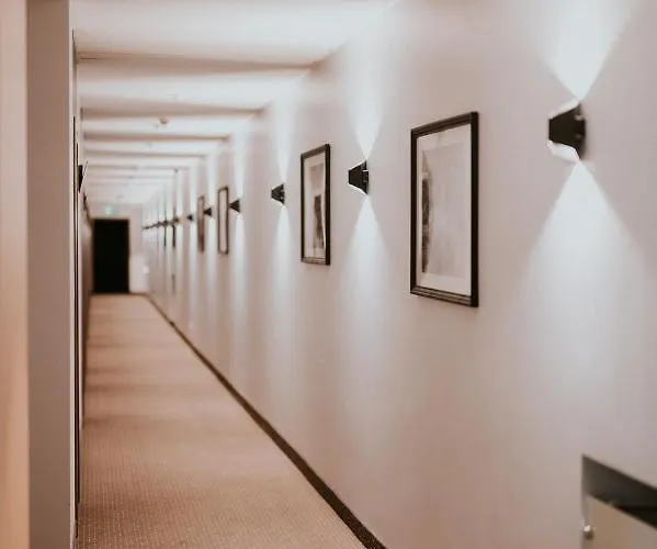 Отель Iness Лодзь