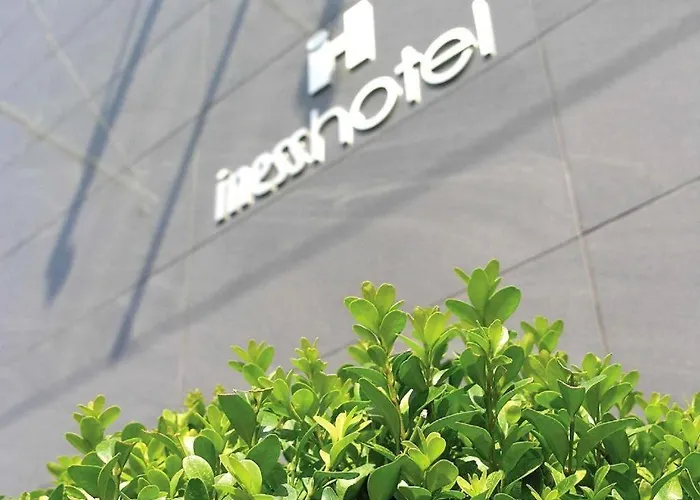 Iness מלון לודז'